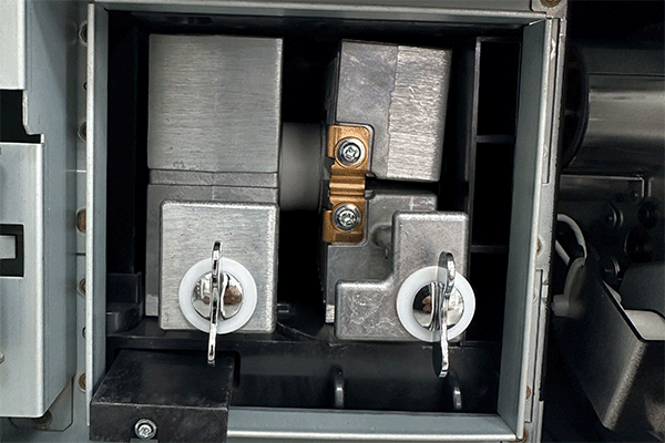 Установка ксеноновой лампы